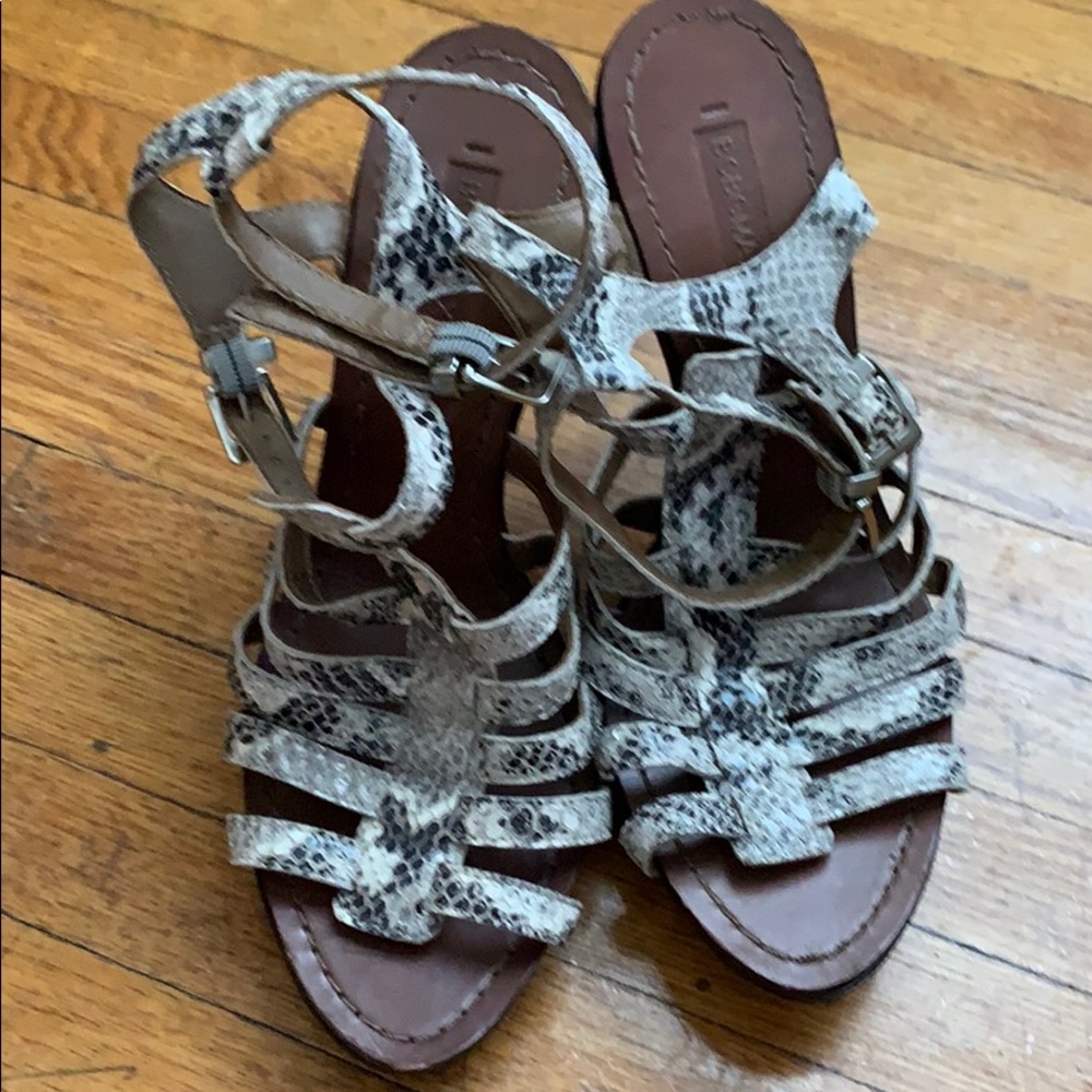 BCBG snakeskin Sandals in great shape! Flattering
